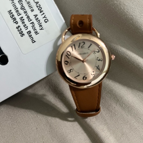 Laura Ashley Accessories - Laura Ashley Engraved Floral Mesh Band